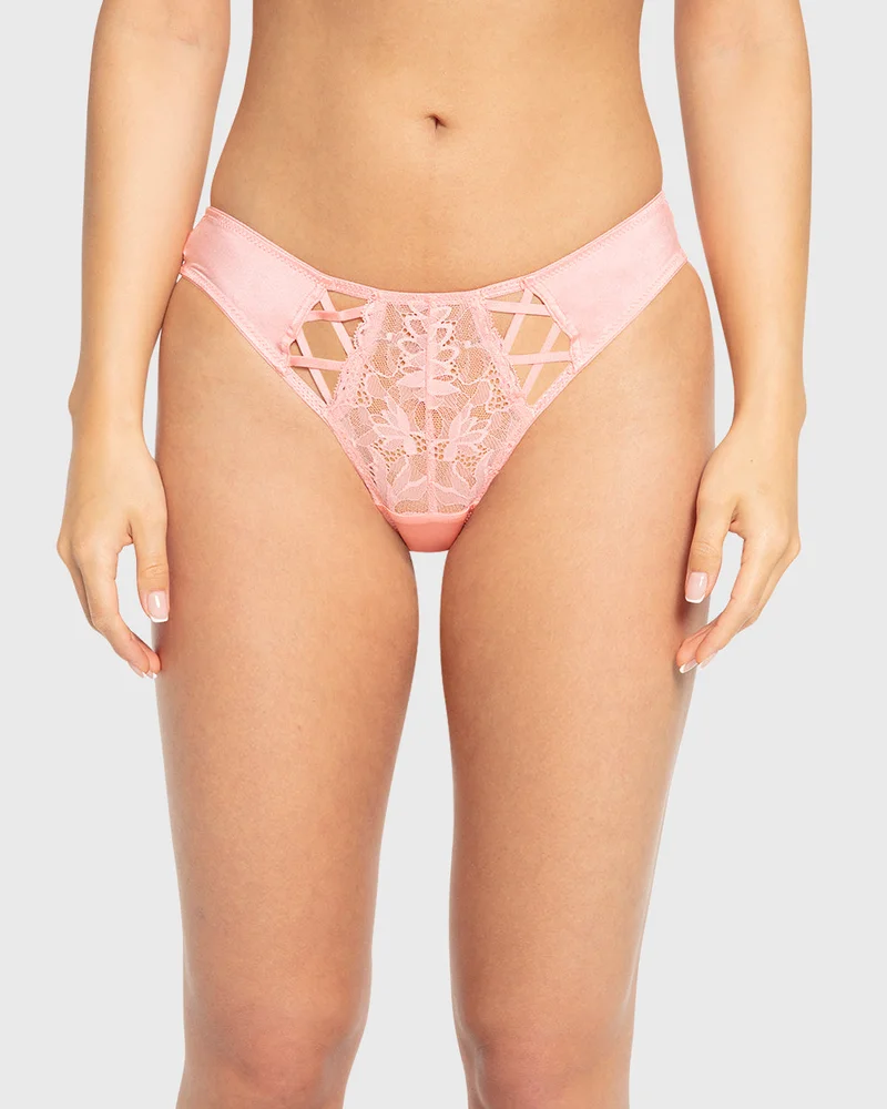 ايسلا اند ايفي إيلا وإيفي ثونغ دانتيل